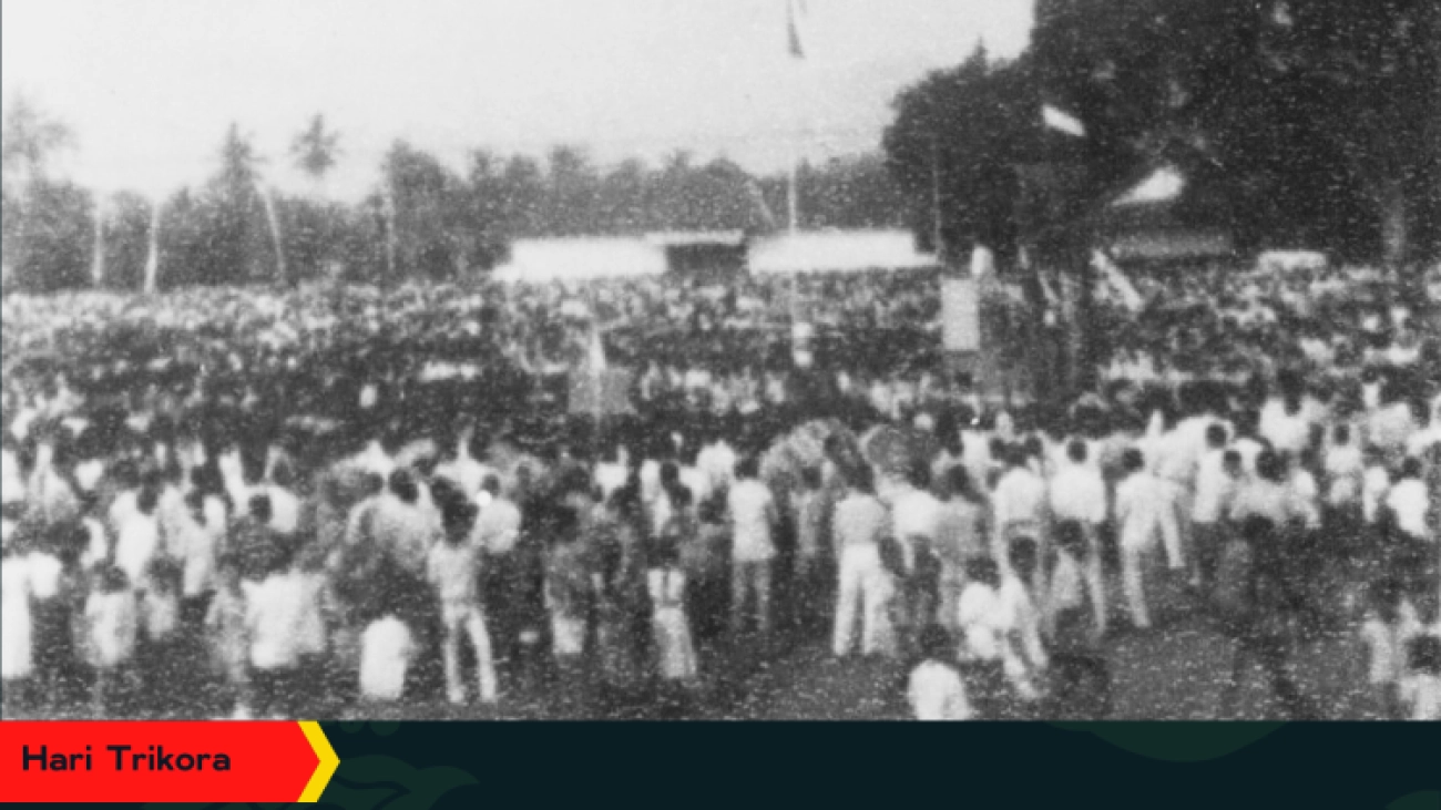 Ribuan Warga Berkumpul Di Alun-Alun Untuk Mengikuti Apel Pernyataan Dukungan Trikola